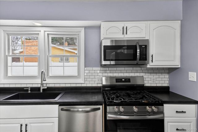 817 Florida Avenue, Port Huron, MI 48060