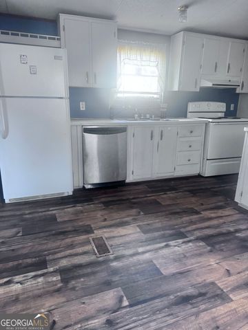 131 Register Avenue, Reidsville, GA 30453