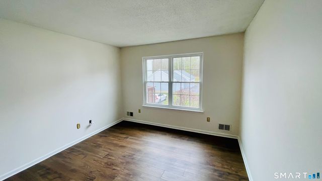 68 Rockledge Loop 68, Torrington, CT 06790