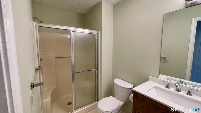 68 Rockledge Loop 68, Torrington, CT 06790