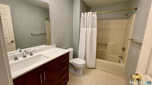 68 Rockledge Loop 68, Torrington, CT 06790