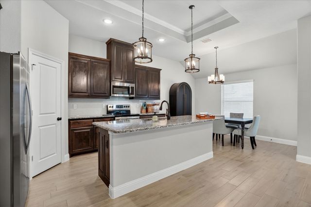 1641 Town Creek Circle, Weatherford, TX 76086
