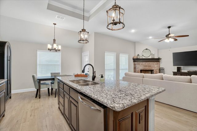 1641 Town Creek Circle, Weatherford, TX 76086