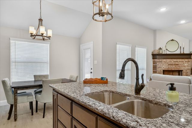 1641 Town Creek Circle, Weatherford, TX 76086