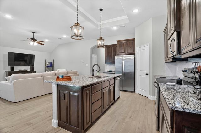 1641 Town Creek Circle, Weatherford, TX 76086