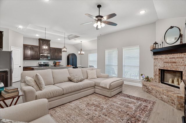 1641 Town Creek Circle, Weatherford, TX 76086
