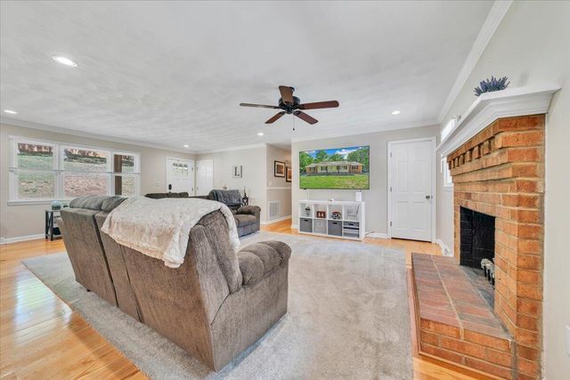 771 Oak DR, Blue Ridge, VA 24064
