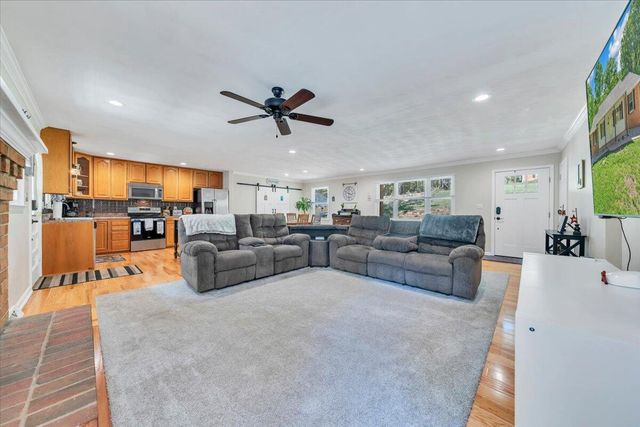 771 Oak DR, Blue Ridge, VA 24064