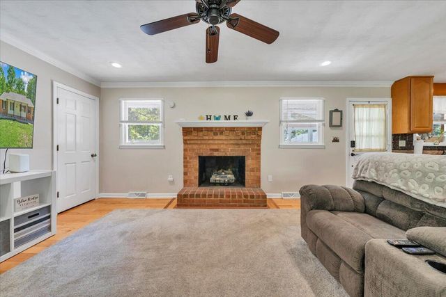771 Oak DR, Blue Ridge, VA 24064