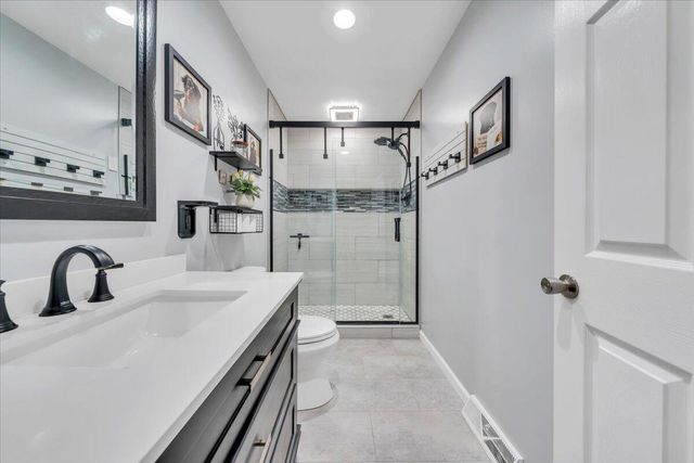 771 Oak DR, Blue Ridge, VA 24064