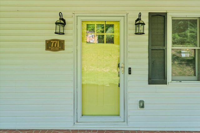 771 Oak DR, Blue Ridge, VA 24064