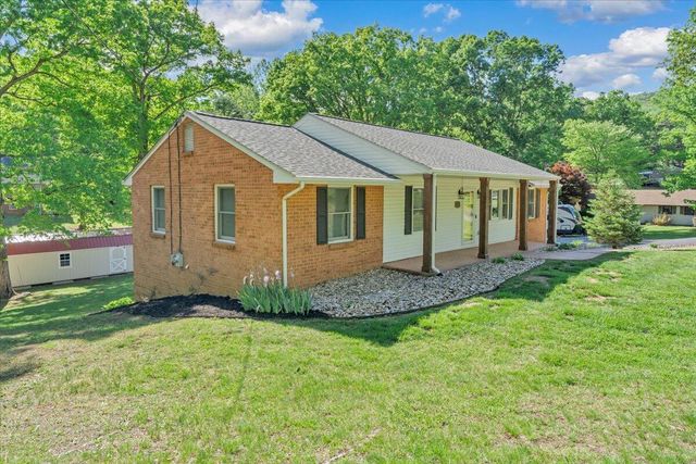 771 Oak DR, Blue Ridge, VA 24064