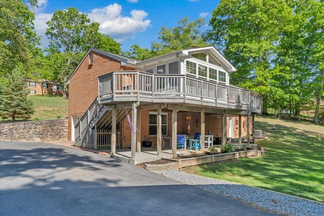 771 Oak DR, Blue Ridge, VA 24064