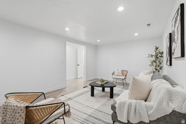 6043 S AQUARIUS DR, Kearns, UT 84118