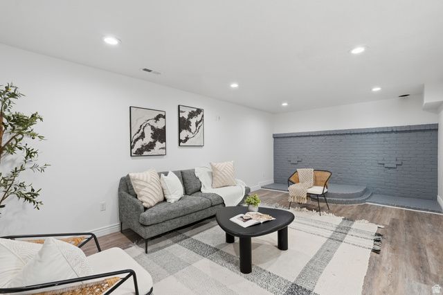 6043 S AQUARIUS DR, Kearns, UT 84118