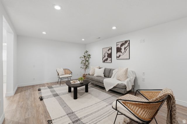 6043 S AQUARIUS DR, Kearns, UT 84118