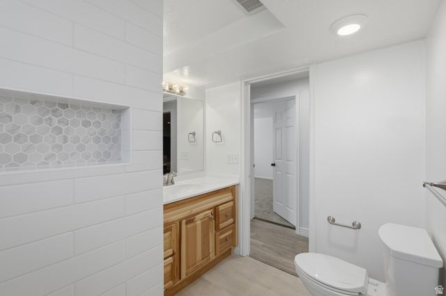 6043 S AQUARIUS DR, Kearns, UT 84118