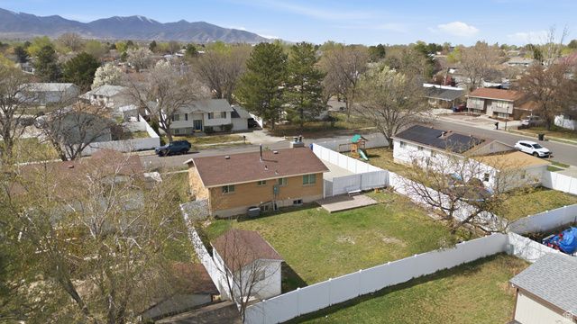 6043 S AQUARIUS DR, Kearns, UT 84118