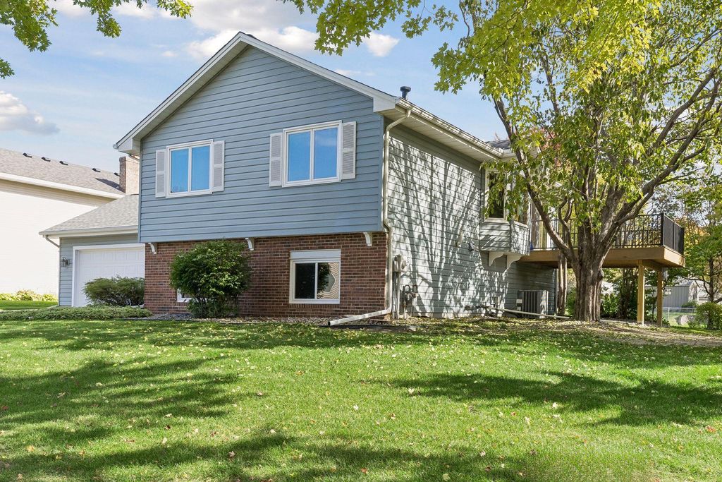 11910 44th Avenue N, Plymouth, MN 55442 — exterior