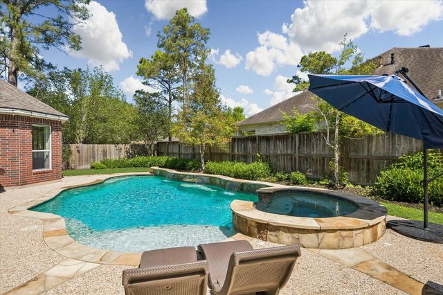 803 Woodcrest Drive, Friendswood, TX 77546