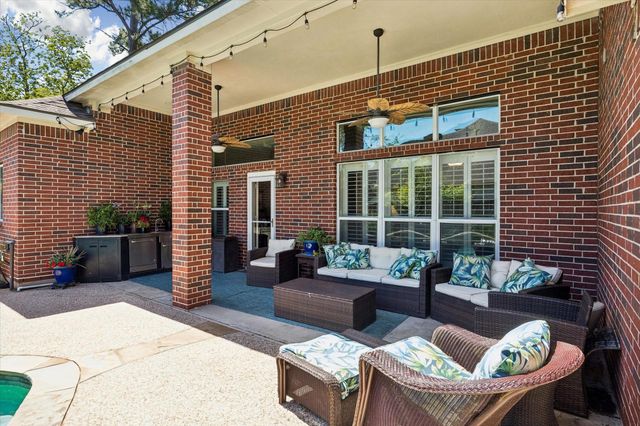 803 Woodcrest Drive, Friendswood, TX 77546
