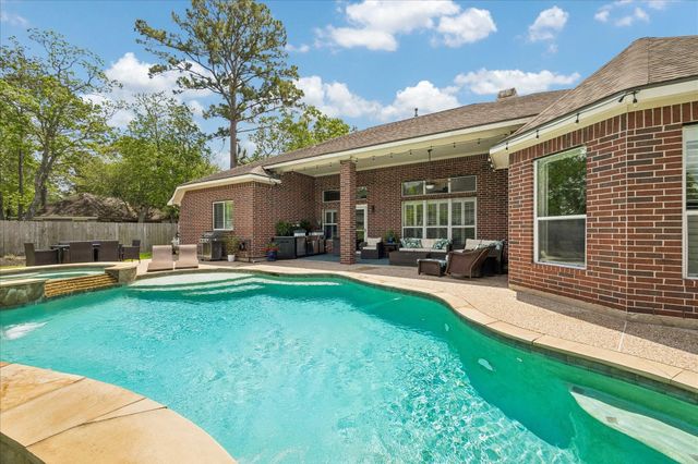 803 Woodcrest Drive, Friendswood, TX 77546