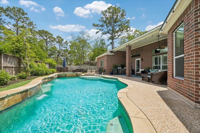 803 Woodcrest Drive, Friendswood, TX 77546