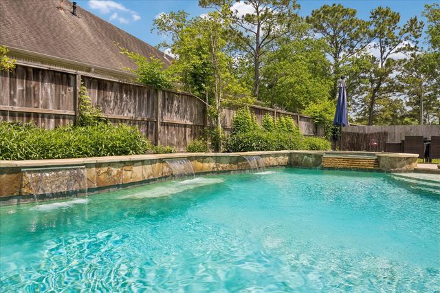 803 Woodcrest Drive, Friendswood, TX 77546