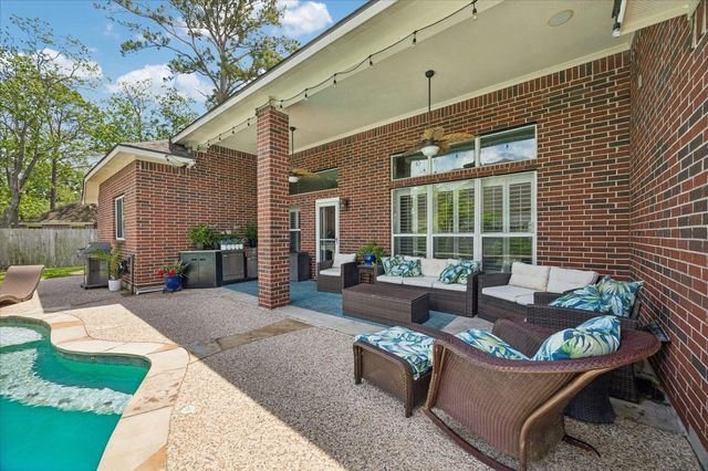 803 Woodcrest Drive, Friendswood, TX 77546
