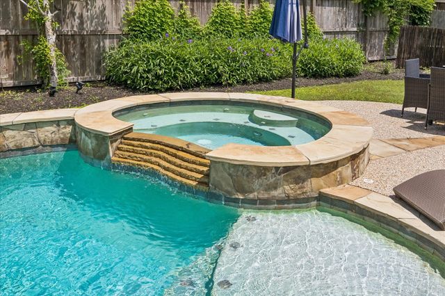 803 Woodcrest Drive, Friendswood, TX 77546