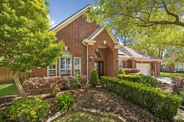 803 Woodcrest Drive, Friendswood, TX 77546