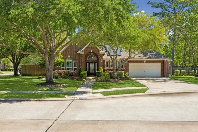 803 Woodcrest Drive, Friendswood, TX 77546