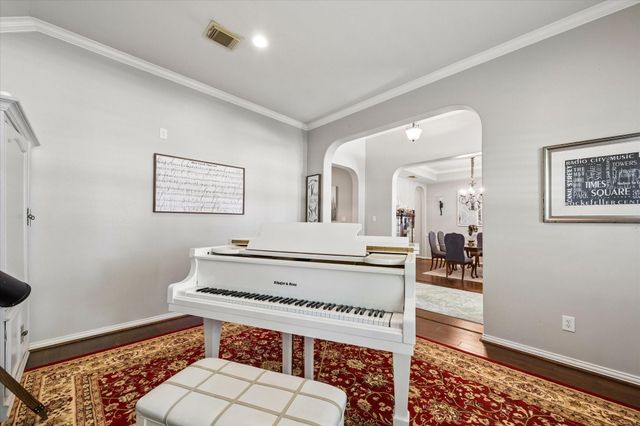 803 Woodcrest Drive, Friendswood, TX 77546