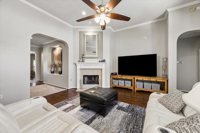 803 Woodcrest Drive, Friendswood, TX 77546