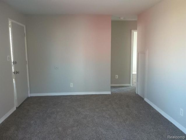 735 Emerson Avenue, Pontiac, MI 48340