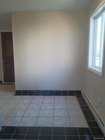 735 Emerson Avenue, Pontiac, MI 48340