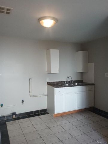 735 Emerson Avenue, Pontiac, MI 48340