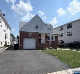 17 Pettit Street, Bloomfield, NJ 07003