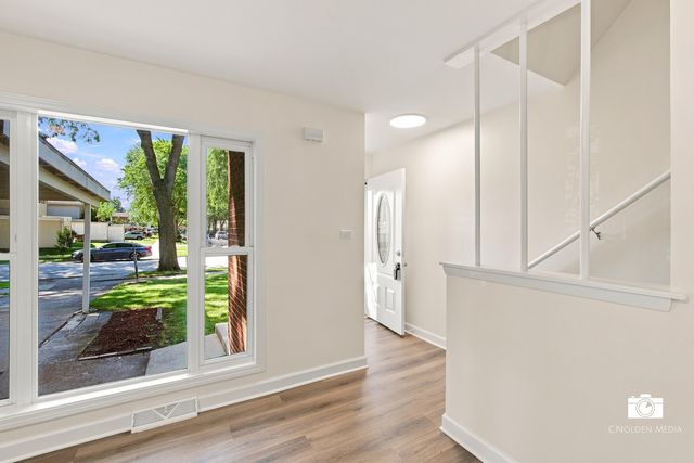9412 Noel Avenue, Des Plaines, IL 60016