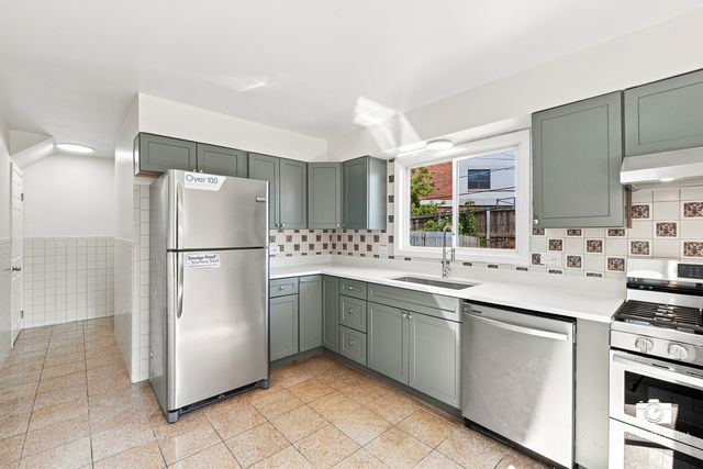 9412 Noel Avenue, Des Plaines, IL 60016