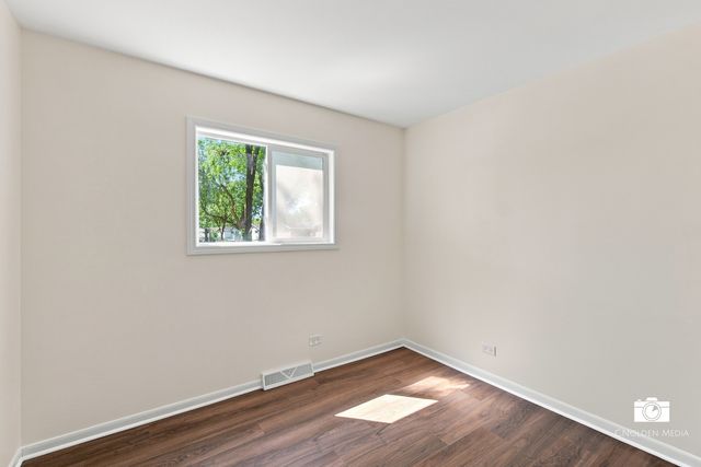 9412 Noel Avenue, Des Plaines, IL 60016