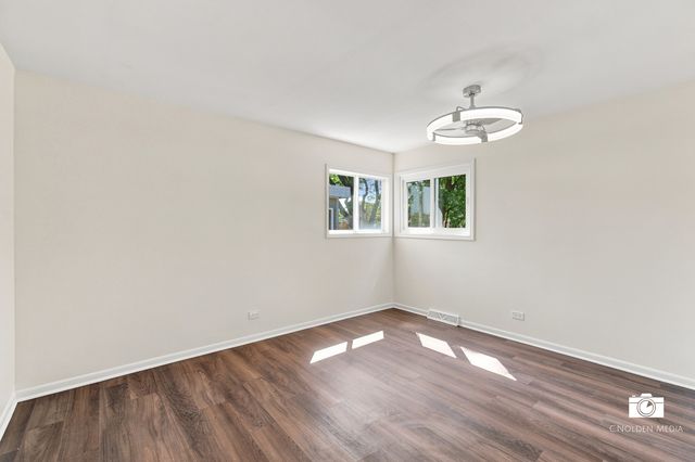 9412 Noel Avenue, Des Plaines, IL 60016