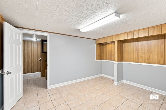 9412 Noel Avenue, Des Plaines, IL 60016