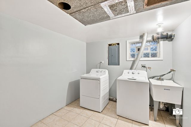 9412 Noel Avenue, Des Plaines, IL 60016
