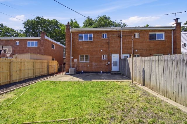 9412 Noel Avenue, Des Plaines, IL 60016