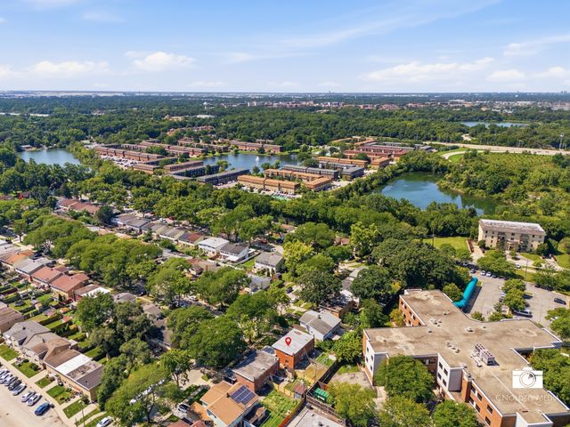 9412 Noel Avenue, Des Plaines, IL 60016