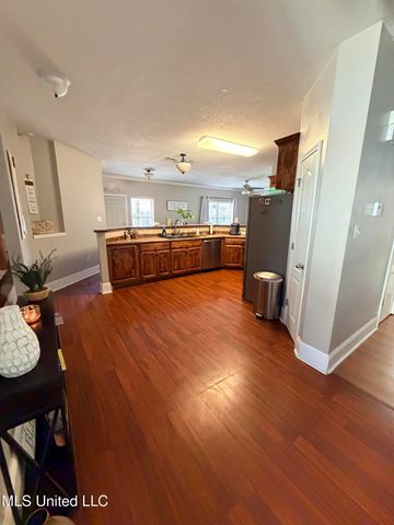 2308 Rue Beaux Chenes, Ocean Springs, MS 39564