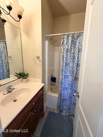 2308 Rue Beaux Chenes, Ocean Springs, MS 39564