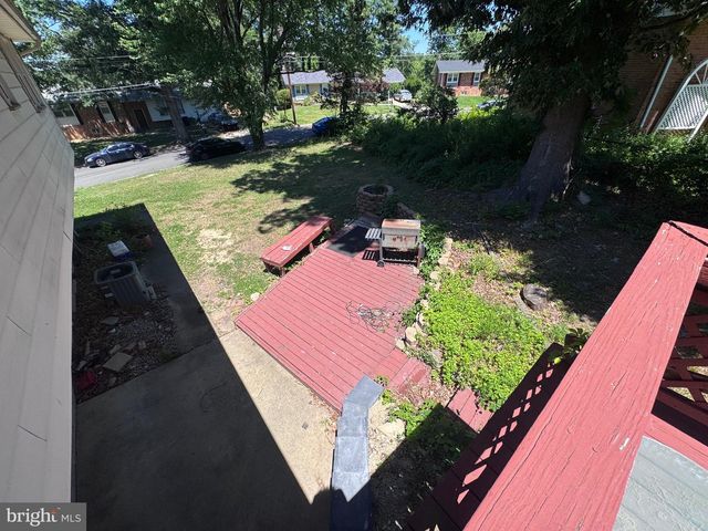 6208 HARLEY LN, Temple Hills, MD 20748