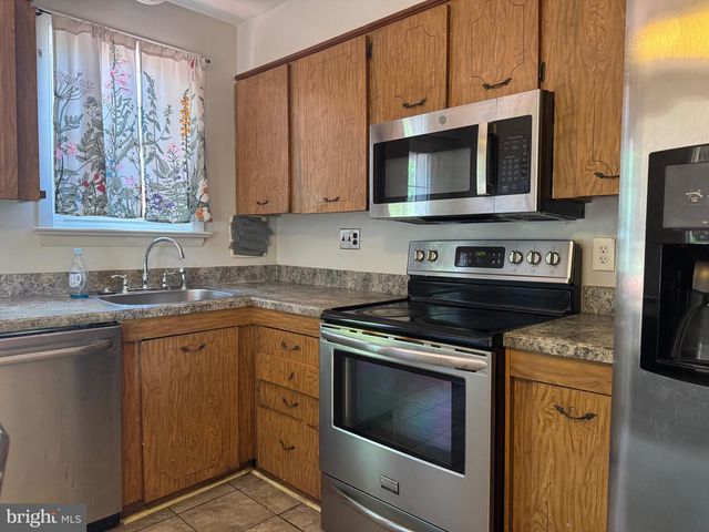6208 HARLEY LN, Temple Hills, MD 20748